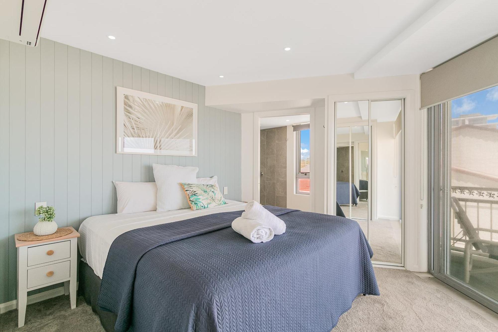 Oceanside Resort - Absolute Beachfront Apartments Gold Coast Zewnętrze zdjęcie