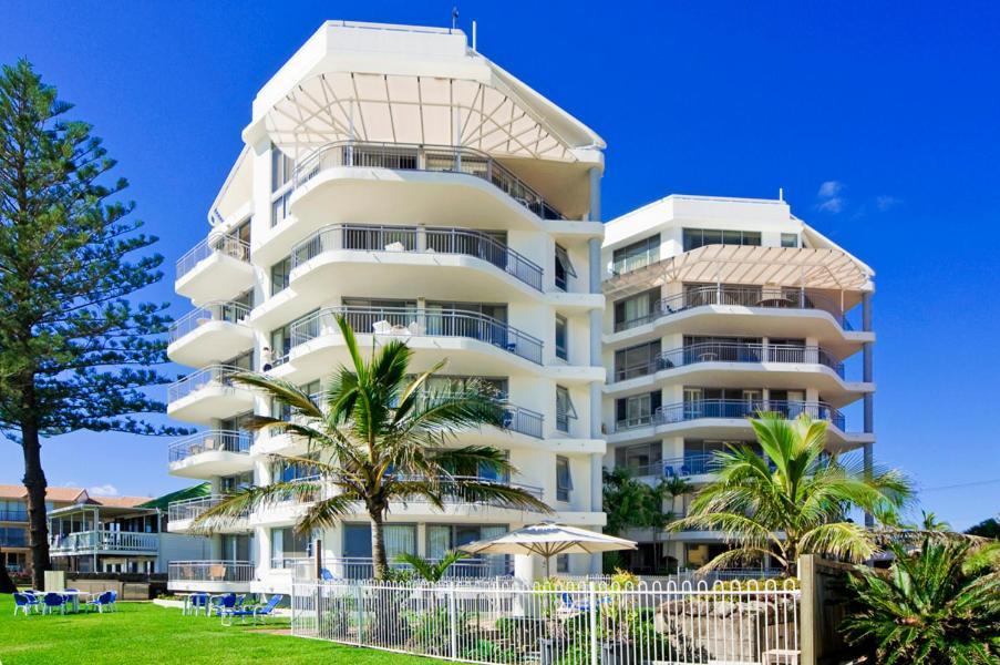 Oceanside Resort - Absolute Beachfront Apartments Gold Coast Zewnętrze zdjęcie