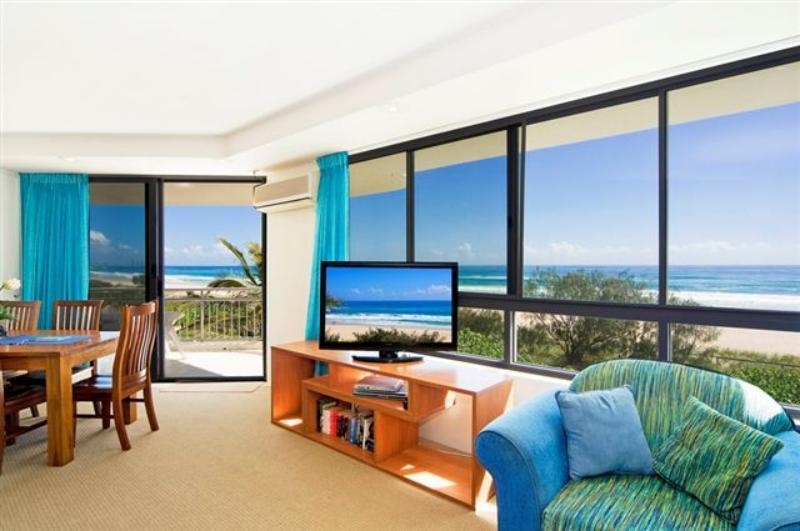 Oceanside Resort - Absolute Beachfront Apartments Gold Coast Zewnętrze zdjęcie