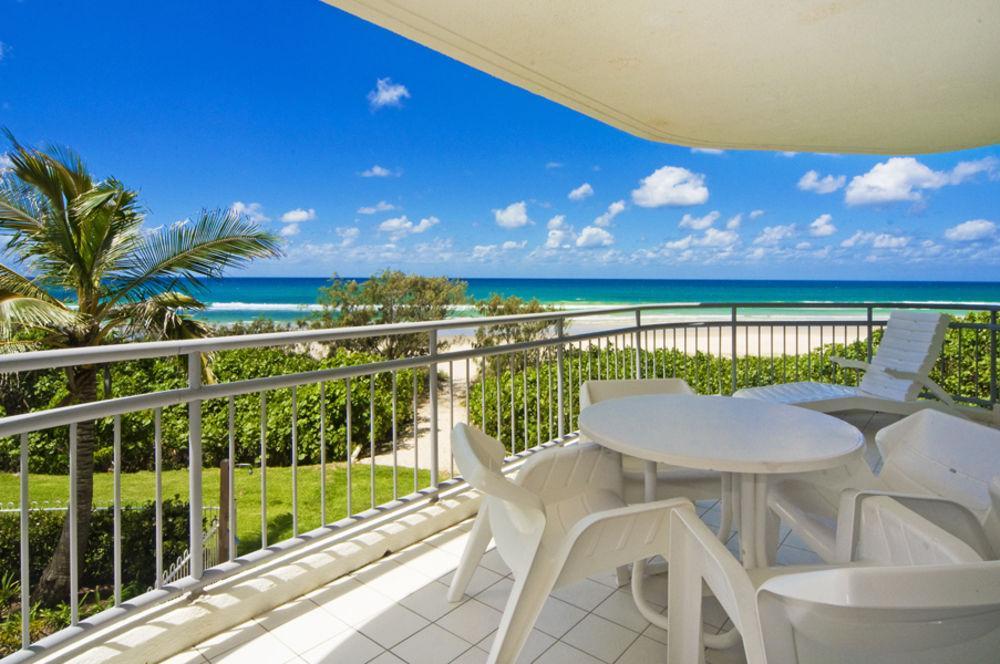 Oceanside Resort - Absolute Beachfront Apartments Gold Coast Zewnętrze zdjęcie
