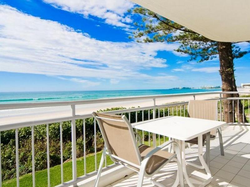 Oceanside Resort - Absolute Beachfront Apartments Gold Coast Zewnętrze zdjęcie