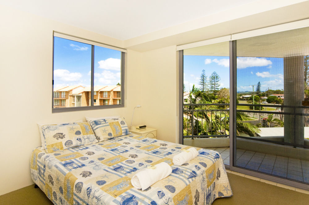 Oceanside Resort - Absolute Beachfront Apartments Gold Coast Zewnętrze zdjęcie