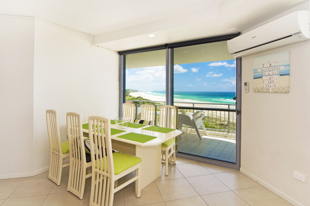 Oceanside Resort - Absolute Beachfront Apartments Gold Coast Zewnętrze zdjęcie