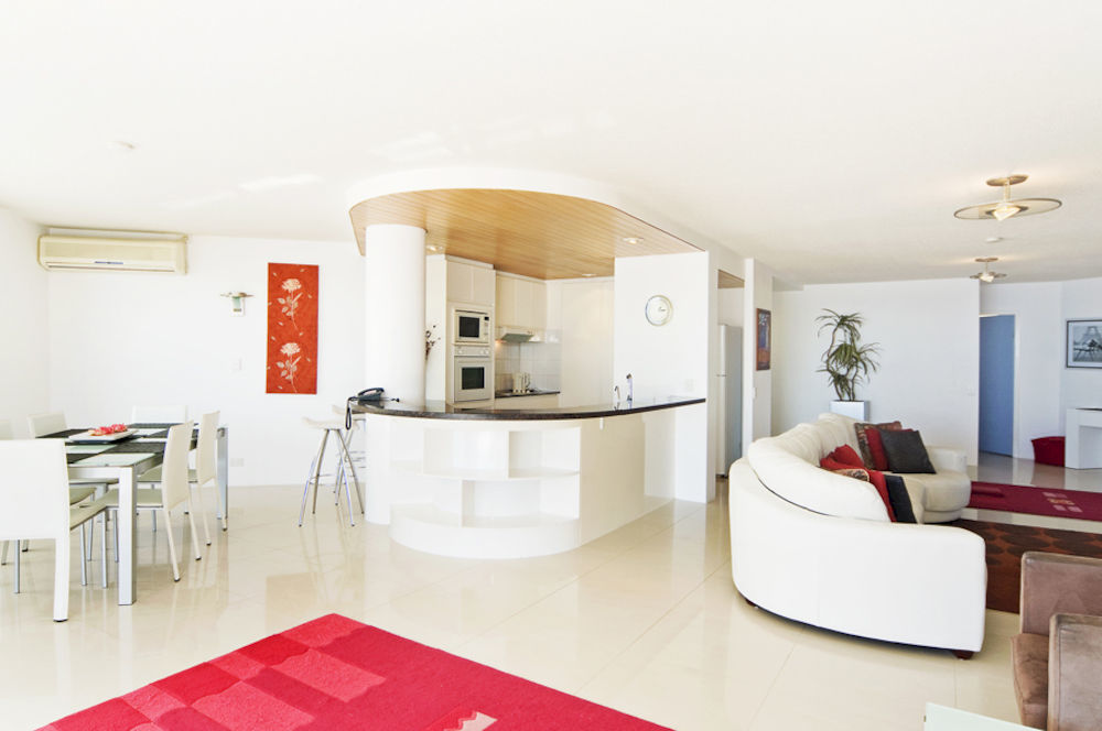 Oceanside Resort - Absolute Beachfront Apartments Gold Coast Zewnętrze zdjęcie