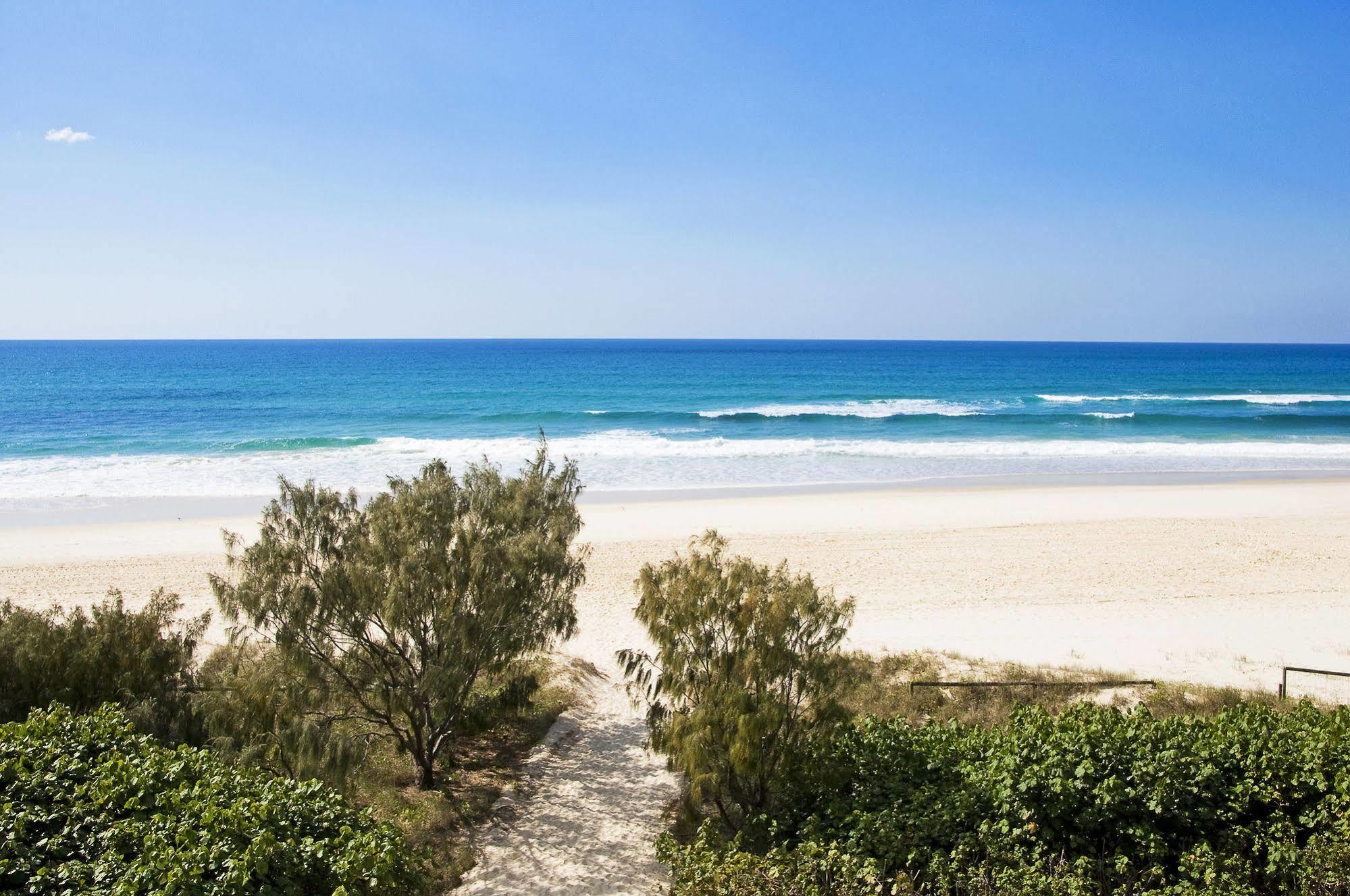 Oceanside Resort - Absolute Beachfront Apartments Gold Coast Zewnętrze zdjęcie