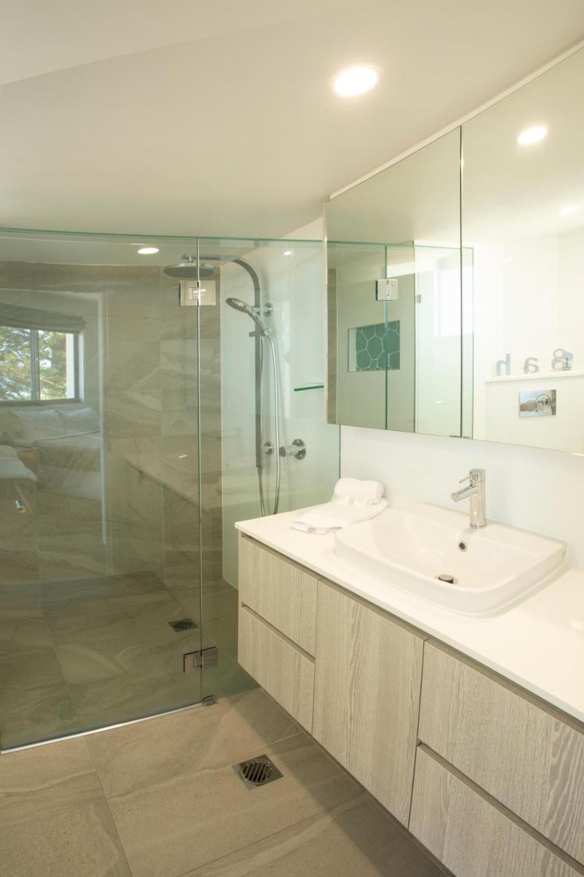 Oceanside Resort - Absolute Beachfront Apartments Gold Coast Zewnętrze zdjęcie